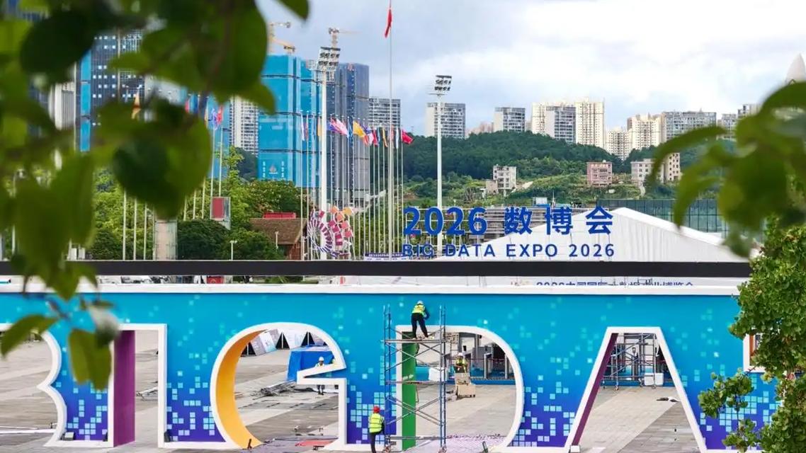 有人还在吵AI是不是泡沫，今天一份报告直接甩出来个数字：6.78万亿。
别急着划