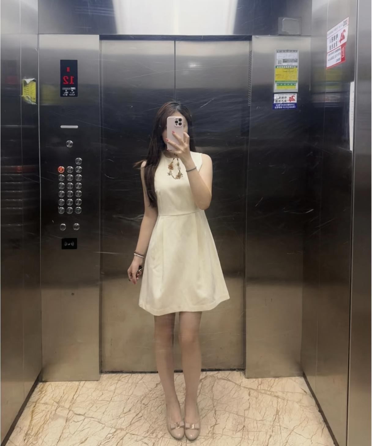 莫欺少年穷，不要因为现在兜里没钱而看轻自己，一定要目标，然靠自己的双手去实现，靠