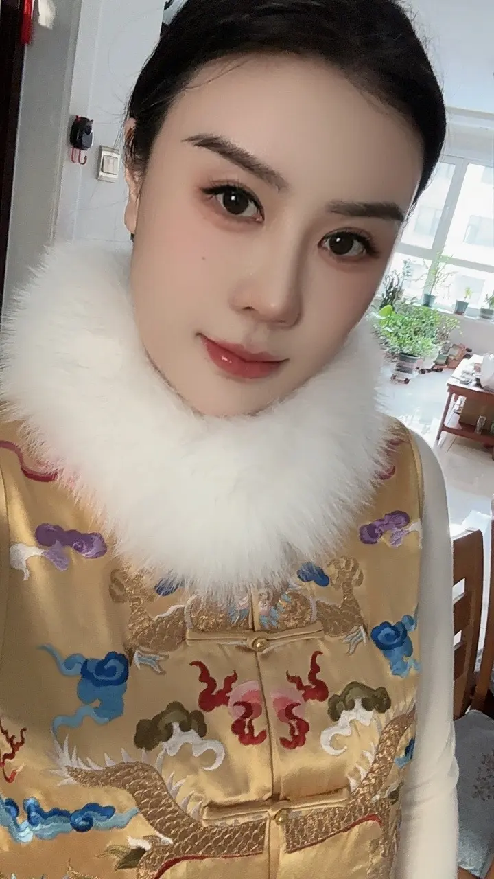尊敬的乘客，您好，您乘坐的2024次列车即将到站，请你收起回忆，调整好...