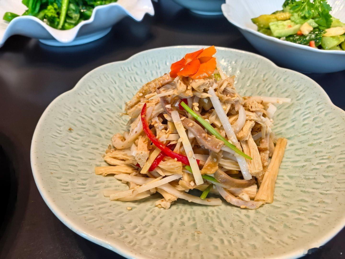 帮帮忙，把预制菜挑出来 ​​​