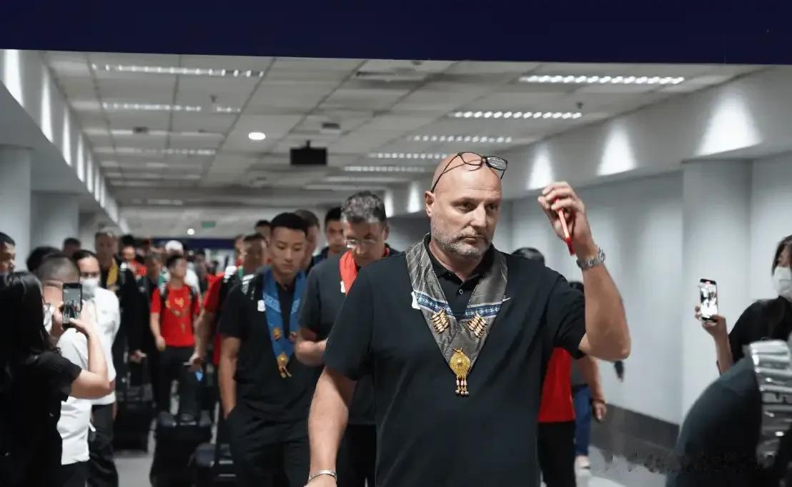 随着8月24号的到来，NBA和国际篮球爆出了2个重大新动态！

1，包括科比遗孀