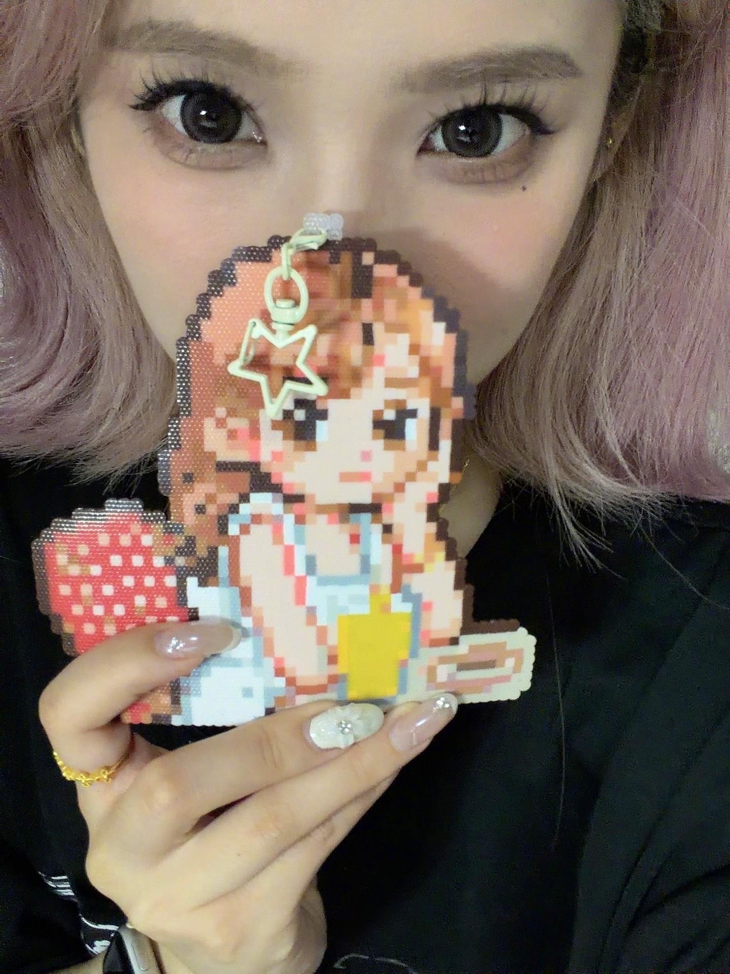 二旬老人的首次拼豆体验～脖子好酸好痛，但看到成品巨巨巨满意～这小人儿也太萌了吧，