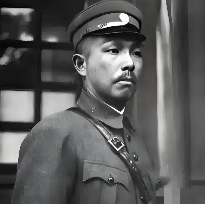 1923年，川军师长李剑鸣被杨森俘虏。谁曾想两人见面后，杨森拍着李剑鸣的肩膀大笑