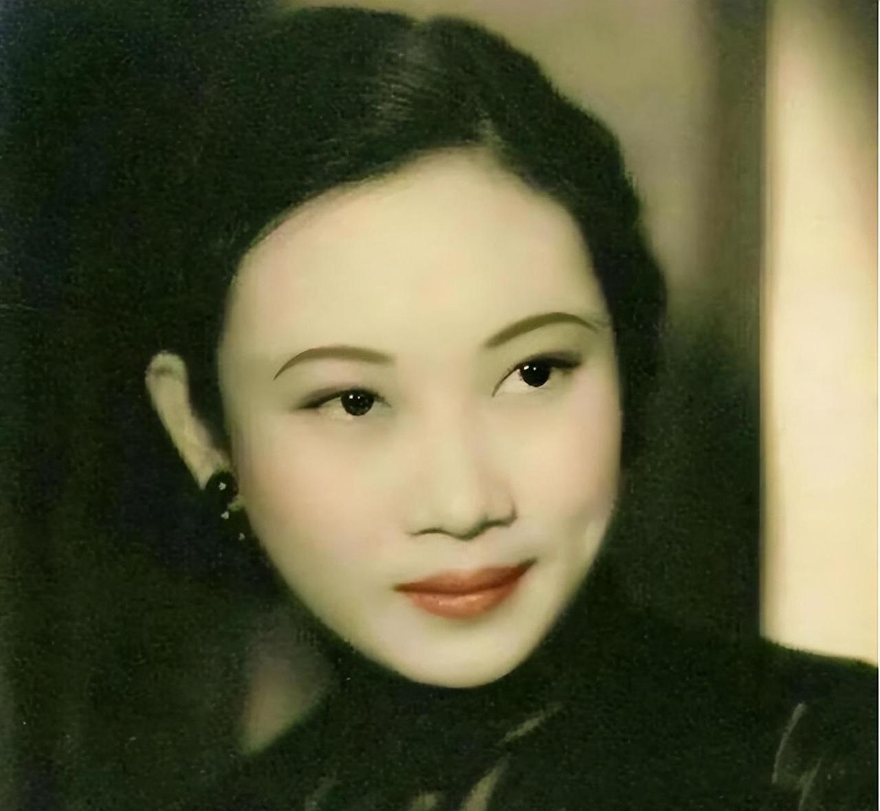 1938年，41岁的戴笠将美女秘书余淑衡带进了卧室，过了一会儿，戴笠给了余淑衡一