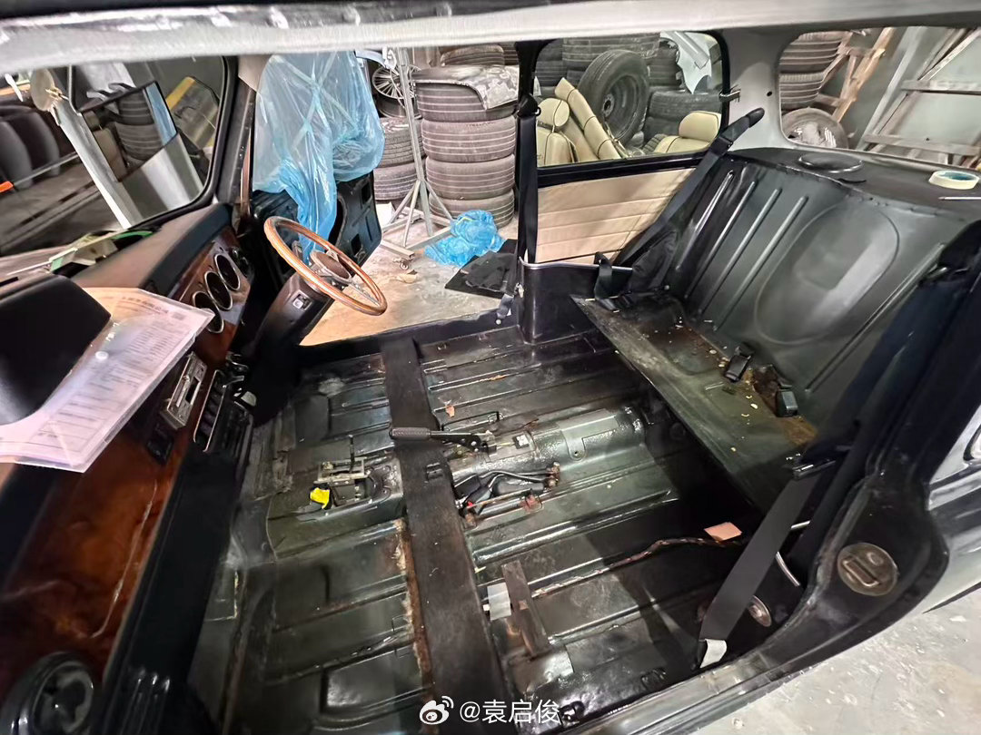 现在每次出差回来，第一件事就是去修理厂看进度，太兴奋了虽然说是想等着日后飞黄腾达