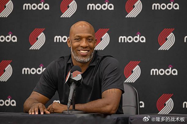 比卢普斯在非法扑克赌博中使用了“透视桌”，这类设备能让特定玩家获得作弊优势。 ​