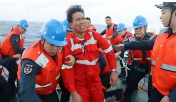 中国军警在南海救援菲律宾船员的好心，被菲律宾当成了驴肝肺，世上还有比这更让人悲哀