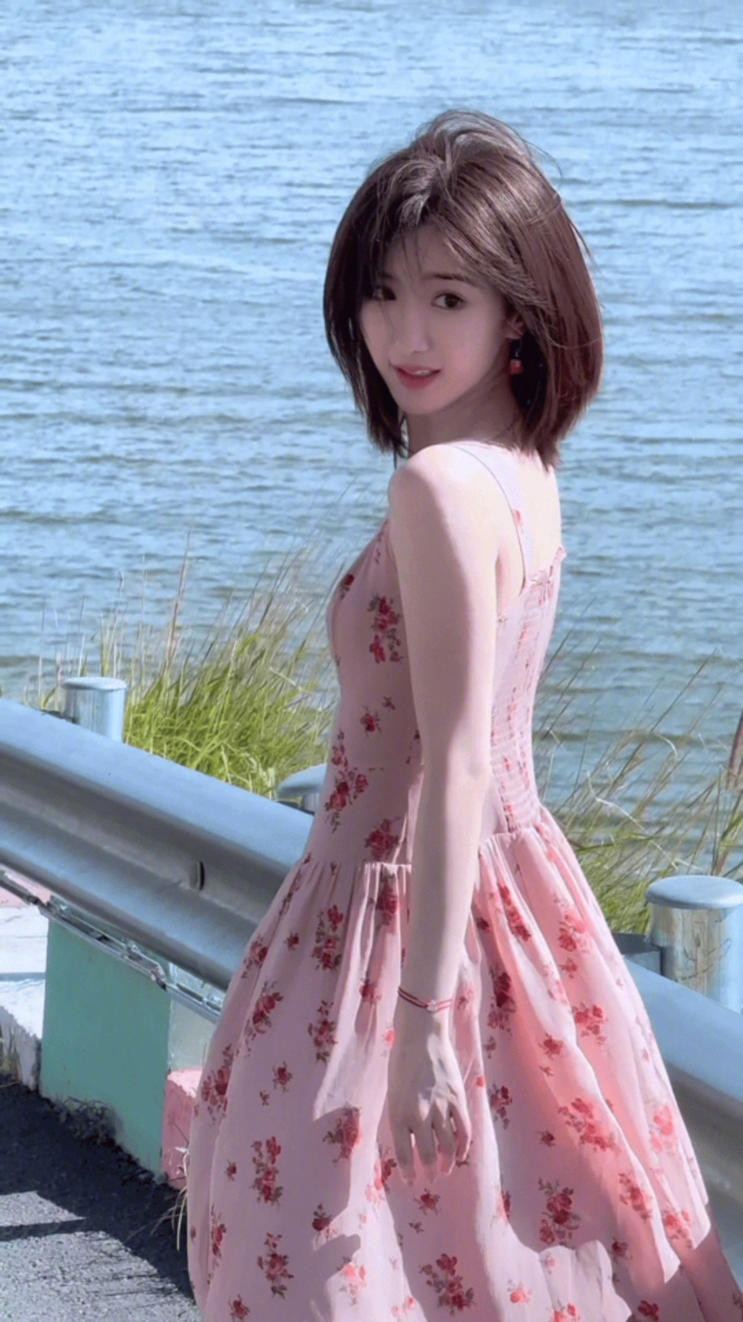 毛晓彤，这个夏日，真的很少女 ​​​