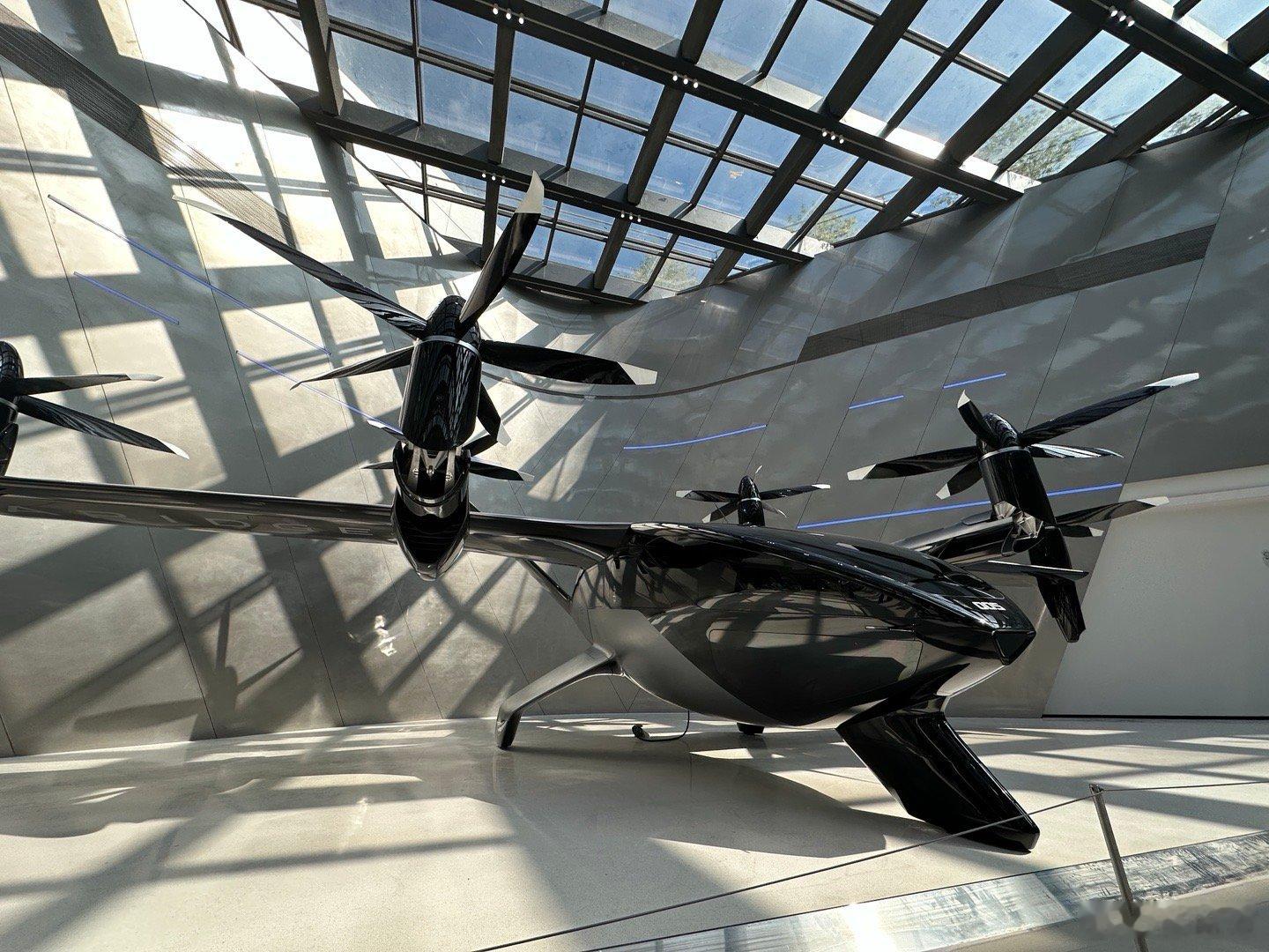 别人还在卷大六座汽车的时候，小鹏汇天已经在开发大六座飞机了[666]  ​​​