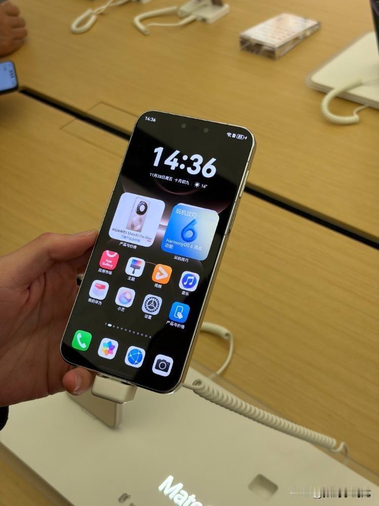 华为Mate80系列这次真的要卖爆了！
今天去了附近的华为手机店看看新款的华为M