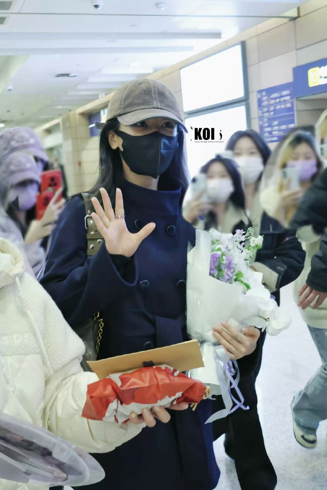 杨紫罗马回国路透杨紫机场回国路透杨紫从罗马回来啦！这次的行程真的好精彩！！！ 