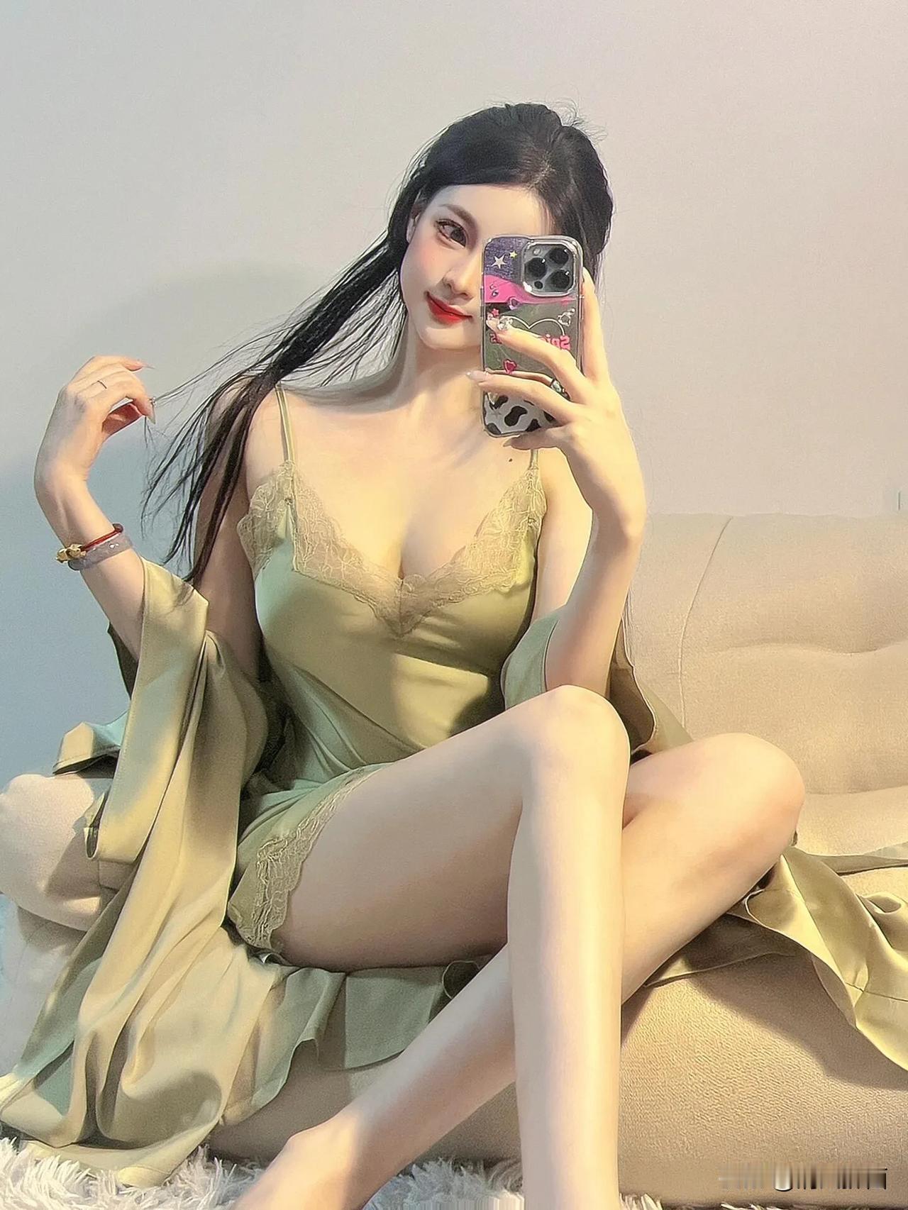 衣袂飘飘，清丽如雪#美娇娘美图分享# #美女子图赏# #美丽女神图赏# #绝美倩