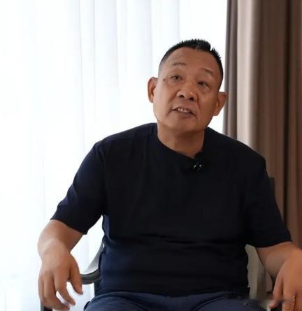 胖东来再一次证明了，打倒实体经济的，永远不是电商，而是房东！
 
8月7号，于东