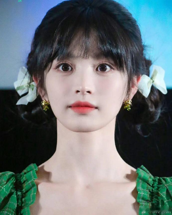 #田曦薇[超话]##田曦薇在花园里面挖呀挖呀挖# #田曦薇寻宝藏甜妹变田姐#她在