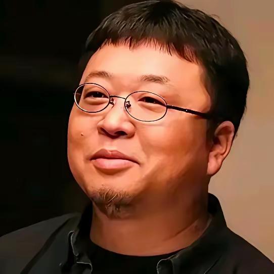 罗永浩出差广州，住进卓美亚酒店。

点了外卖，本以为得自己下楼取——高端酒店都这