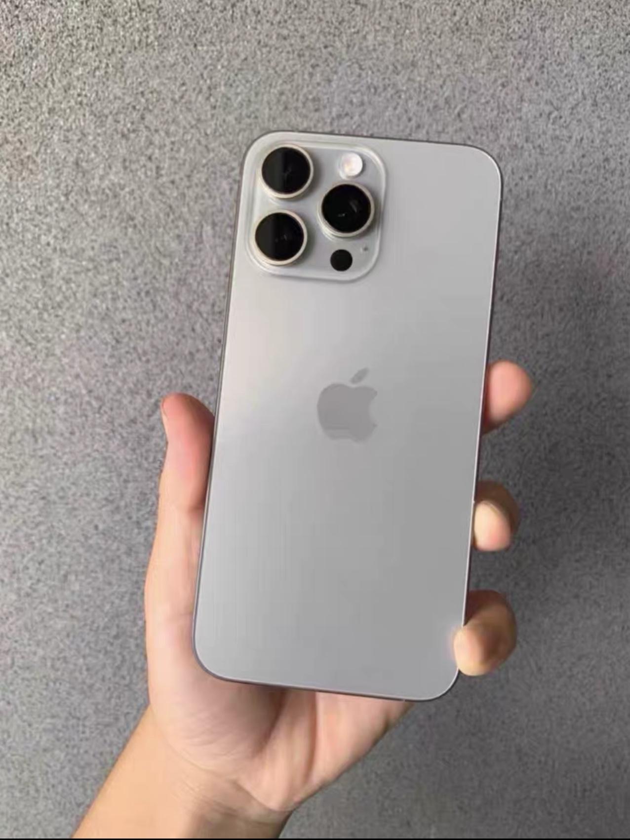 如果要找出一台苹果发热最严重的手机，iPhone15 Pro Max当之无愧。不