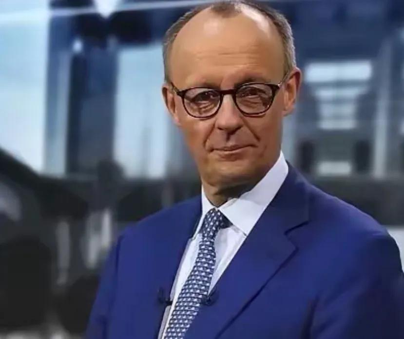 德国前总理舒尔茨就是北溪管道被美国炸了，吭都不敢吭一声！而这个德国新总理默茨可谓