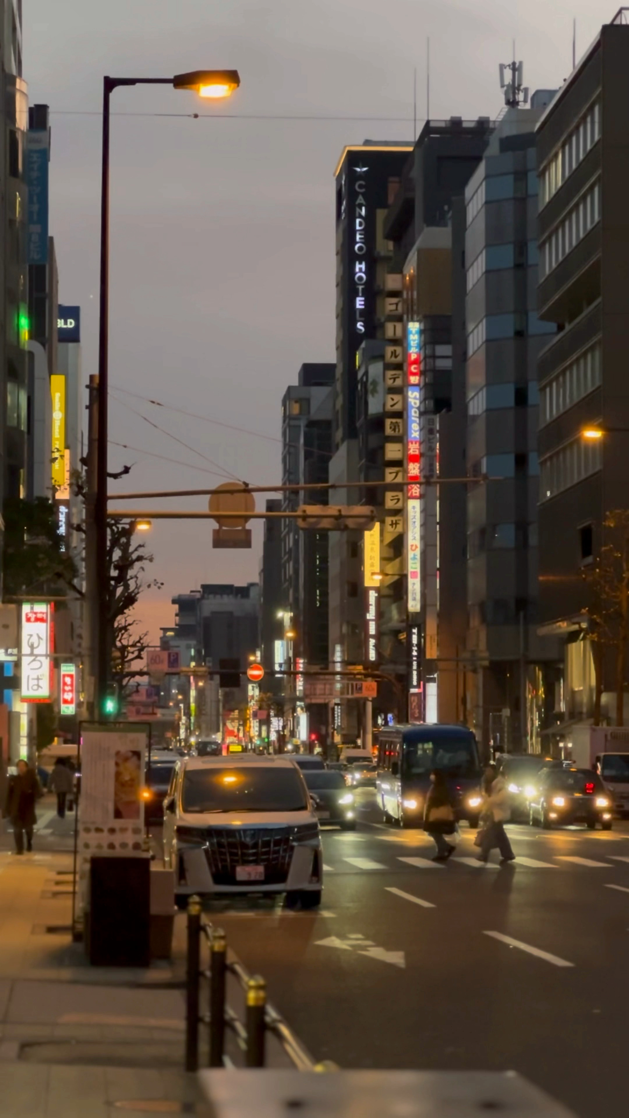 日本旅游自我观察小记❶  j人总会遇上p人的。我感觉这像是某种定律，就像缺爱的人