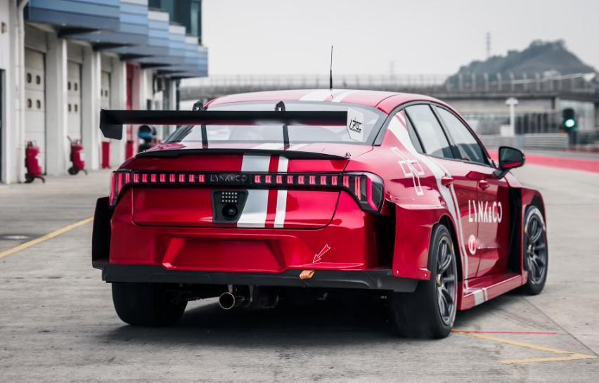 这一次的CTCC中国汽车场地职业联赛为了让更多的车企参与进来，进行了分级比赛。比