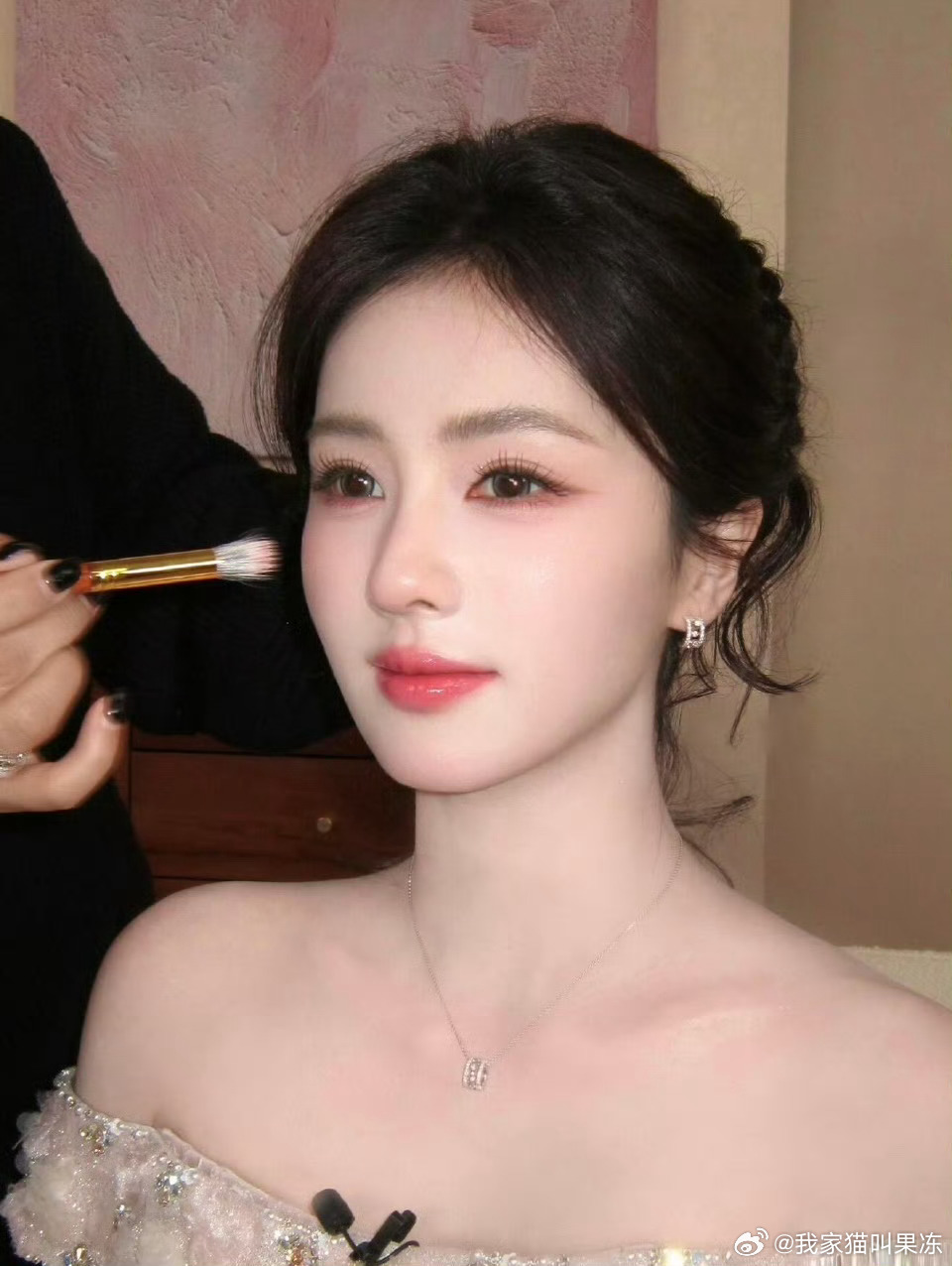 白鹿神颜这一块白鹿素颜做饭自拍