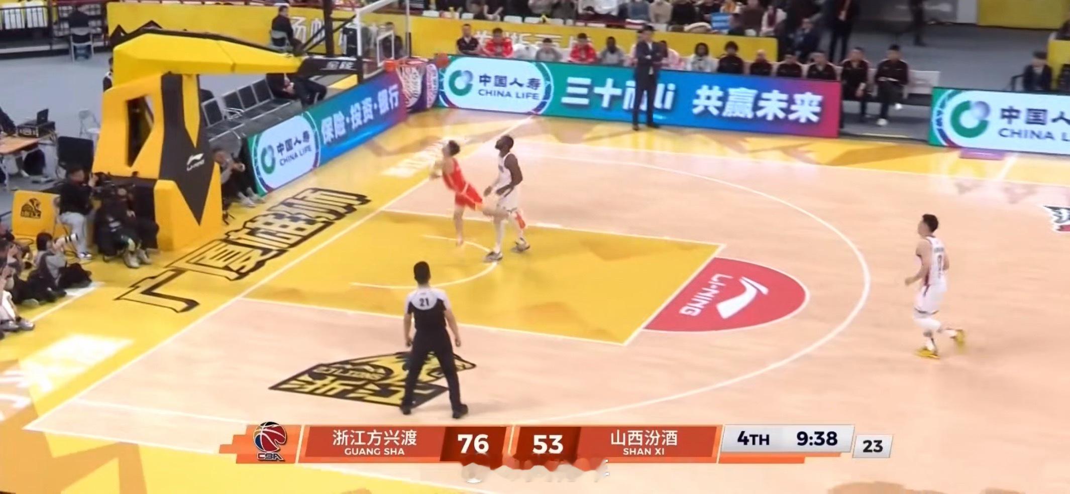 感觉山西男篮最需要的，就是上赛季的古德温，没了这个持球人，进攻体系突然就有点崩了