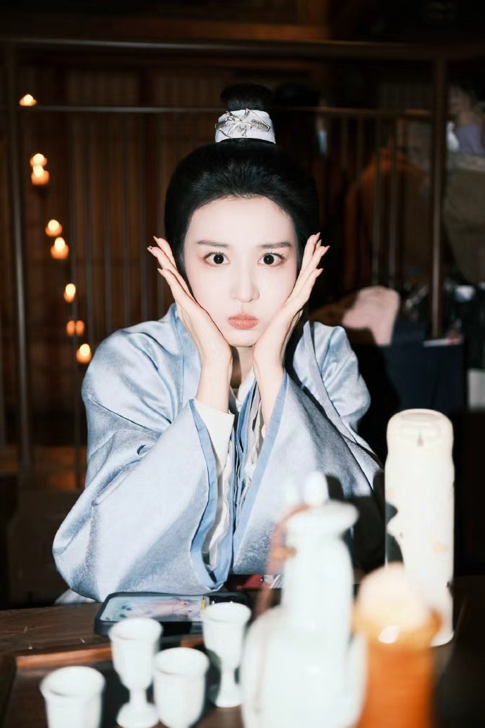 王楚然嘟嘴照 王楚然嘟嘴照，一组庾晚音超萌嘟嘴照送达，脸颊肉嘟嘟的别给我可爱鼠~