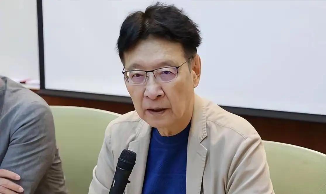 赵少康彻底被打垮了，也就是说赵少康的自信心被彻底打垮了。

陈凤馨在上赵少康的节