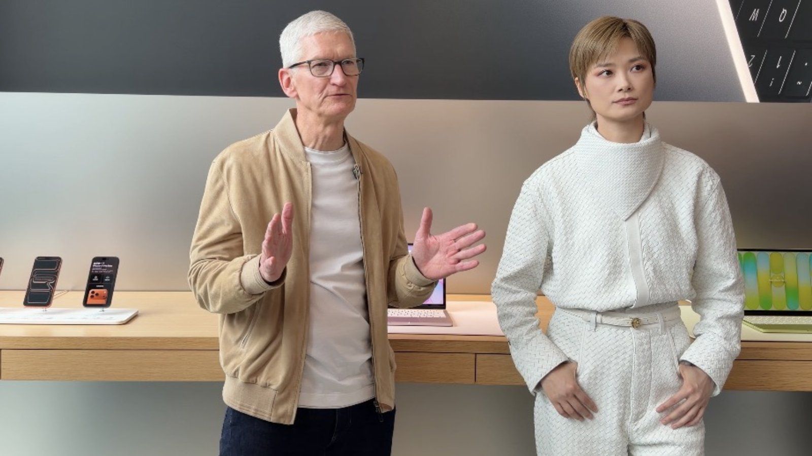 【Tim Cook 访问中国，出席 Apple 50 周年系列庆祝活动等】App