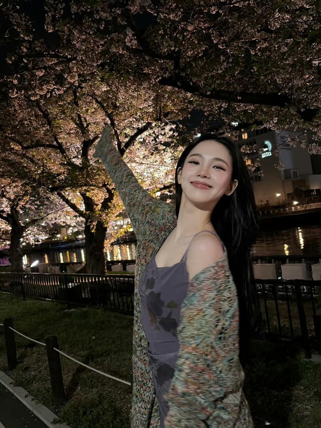 柳智敏穿的长裙只要92元92元长裙封神！恭喜柳智敏再次用实力证明，顶级美貌就是最