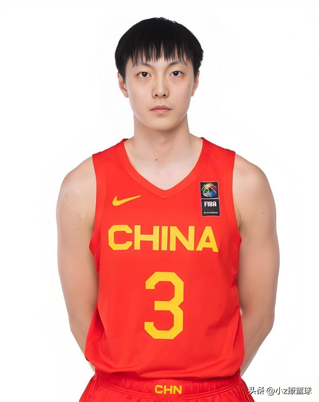 广东宏远2026‑27赛季正式注册本土球员大名单
 
01 胡明轩： D类顶薪 
