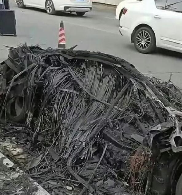 这回可终于知道了什么叫做炭纤维！惊呆了 