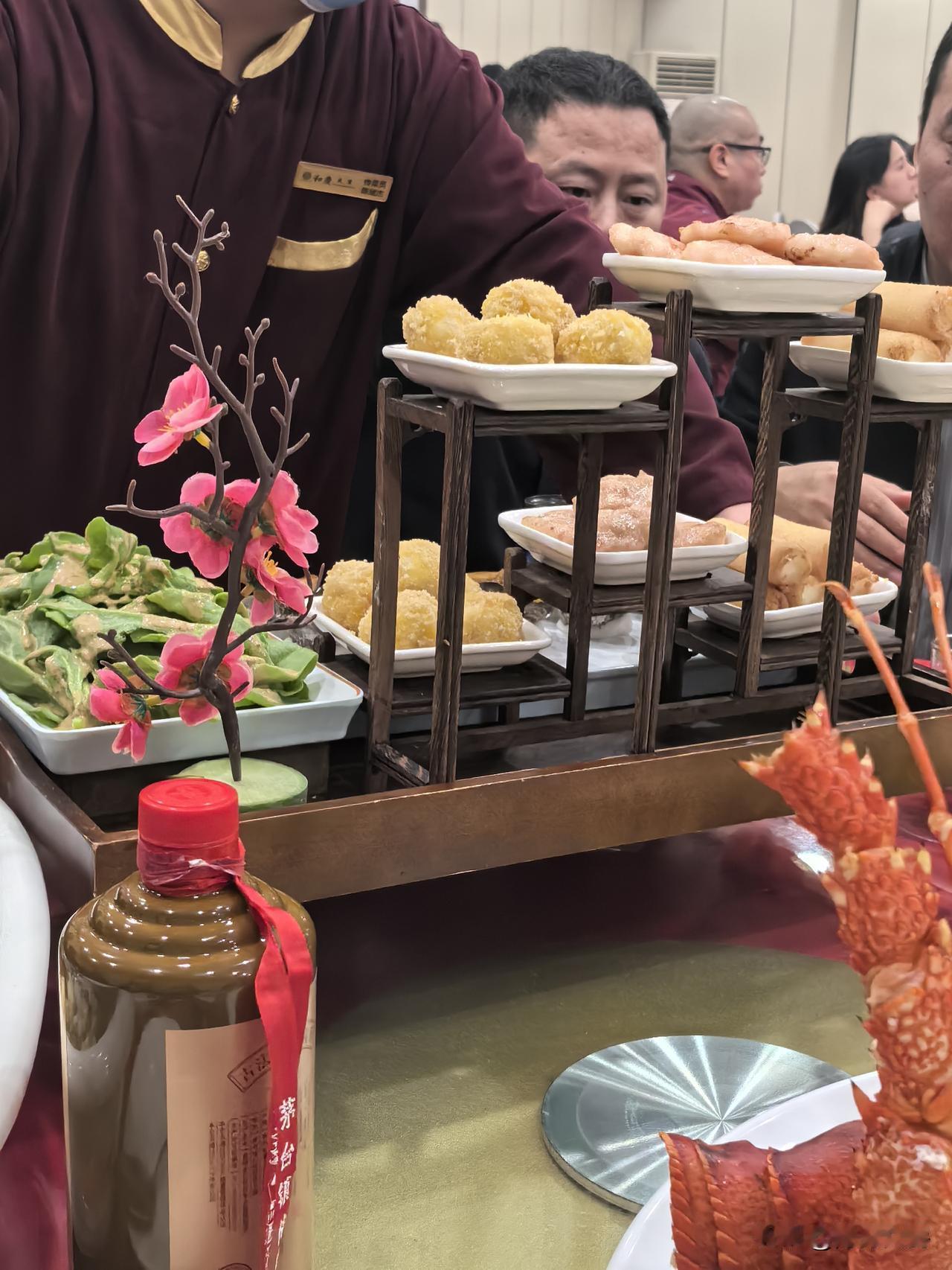 你信不信？
夫妻就是个合作伙伴。
我前老板台湾人，可以称上好男人，身家几个亿，只