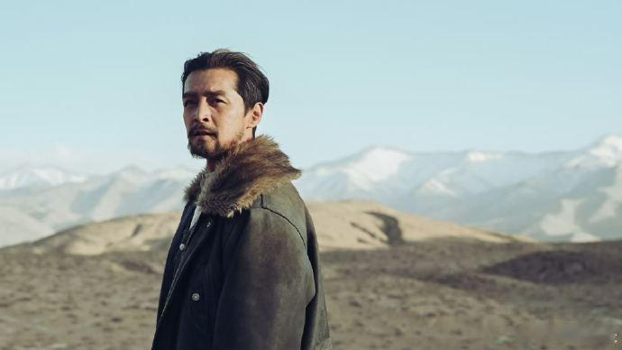 胡歌生命树理财大师谁被胡歌演的多杰戳中！“理财大师”外表好笑，内核却满是责任与坚