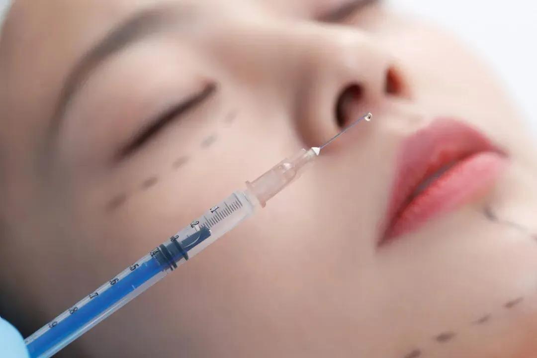 瞒不住了！不藏了！
2026年3月15日晚，央视在北京曝光医美行业乱象，部分机构