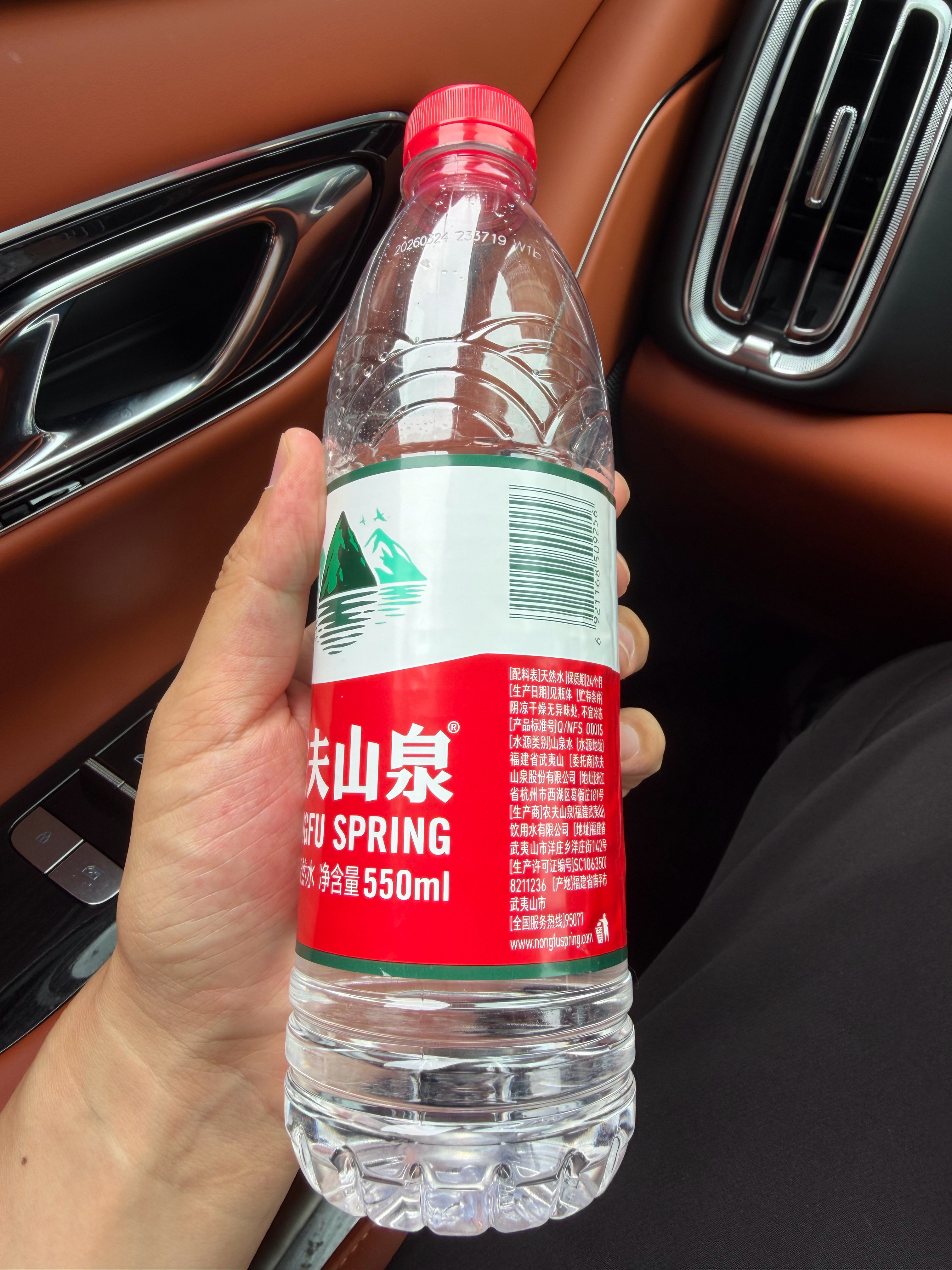只喝水不喝饮料的朋友平时就爱图一图二，图二是代替了，奶茶、可乐、果味甜饮料，彻底