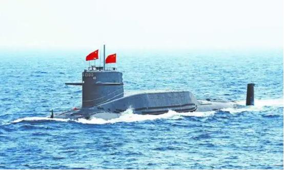 中国为什么现在“忍住不动手”？真相惊人：一旦开战，不只是军力受限，整个经济链条都