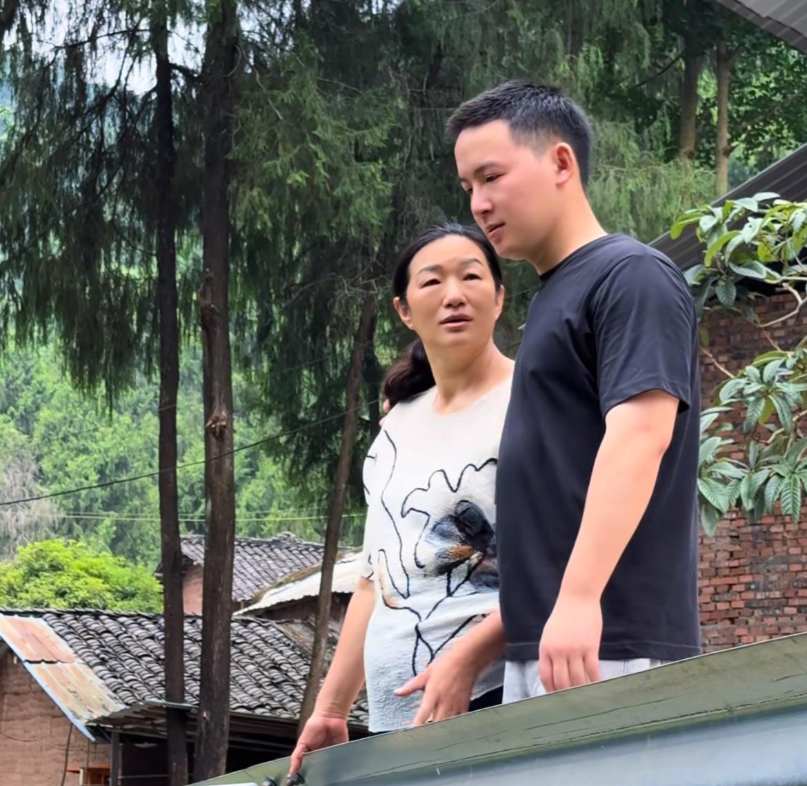 6月16号，谢浩男让人泪目，但也有一些质疑，另外妈妈许健华的那一撇真的让人感慨不