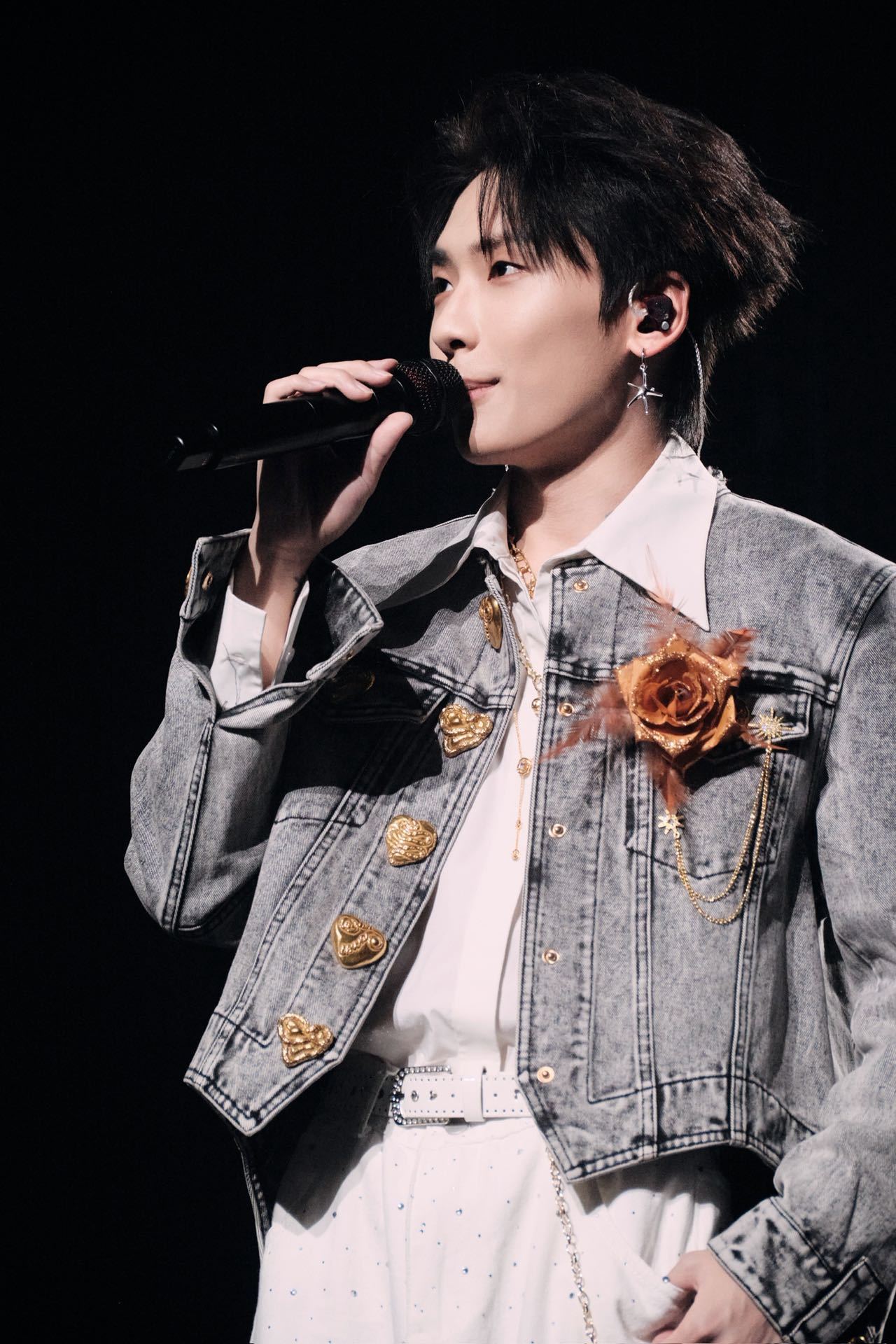 四巡三城敲定！郑润泽从Livehouse到体育馆，用音乐实力证明成长，苏州、成都