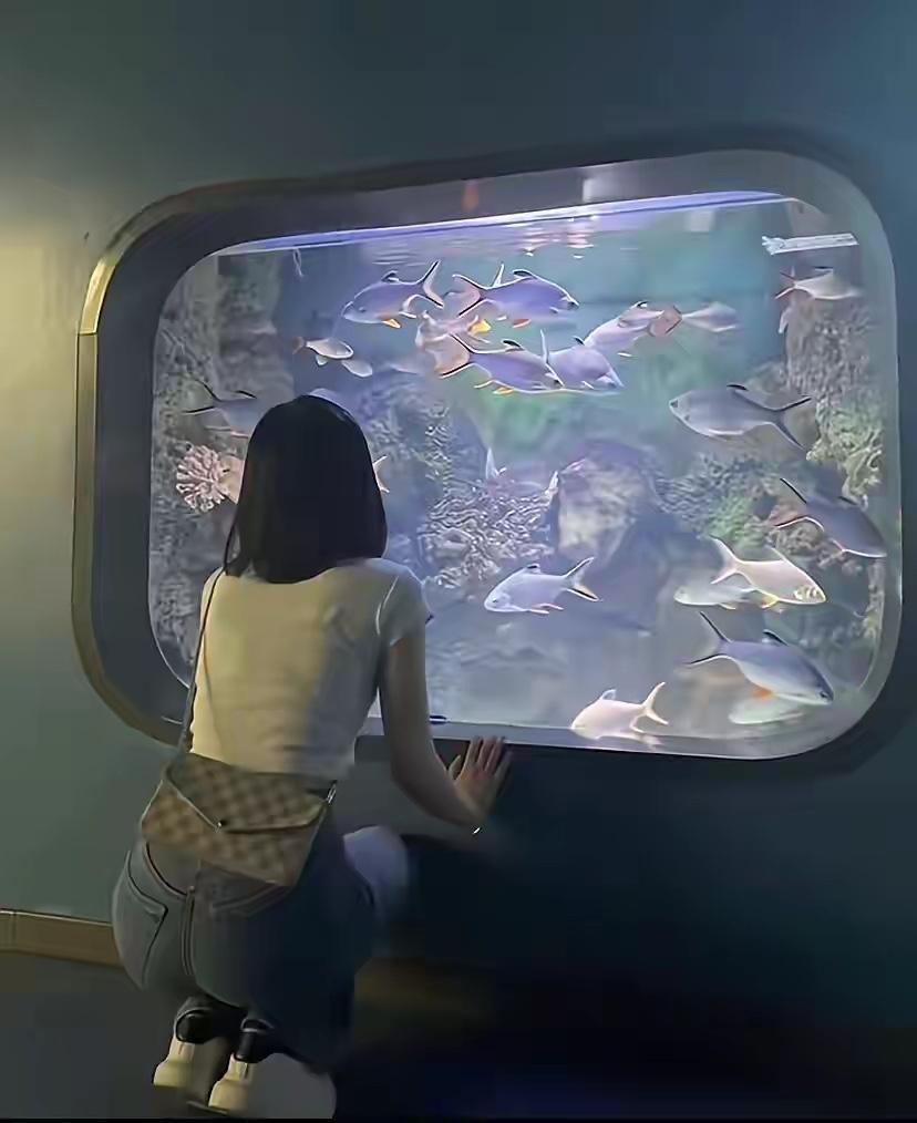 生活终归是属于自己的一场盛宴。
愿你有前进一寸的勇气，亦有后退一尺的从容！
最好