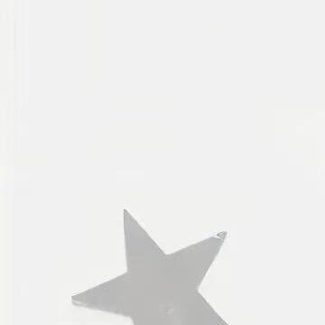 每一分自信和优雅的背后，都有一份对梦想的追求和坚持，有时候，成功和失败之间只在一