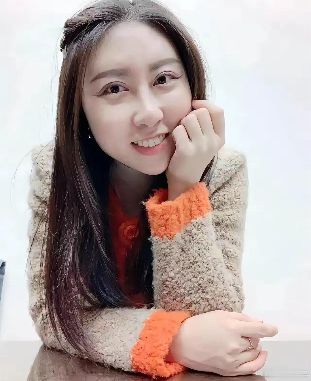 她丢掉教职、被取消专业职称，这样的处置结果我完全可以理解。可我始终无法认同整件事