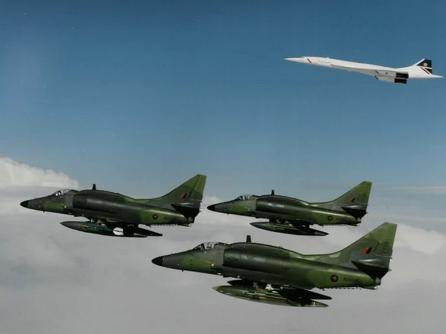 新西兰军机千里迢迢飞到中国黄海搞侦察，还顺手干扰民航飞行！转头一看，中国还是它最