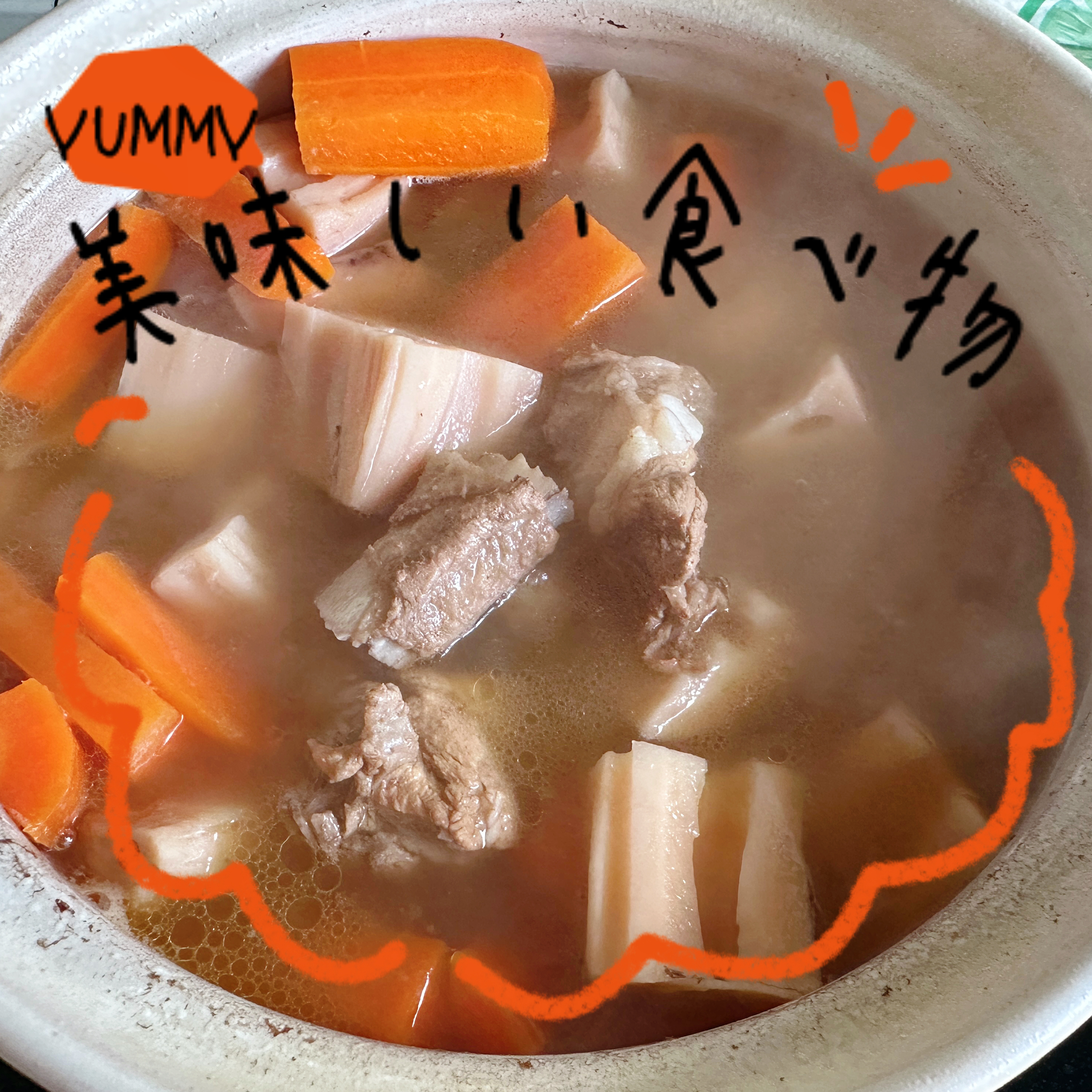 昨晚看宝贝分享了莲藕排骨汤，今天果断给自己炖了一锅，感冒了需要吃好一点 ​​​