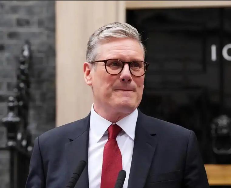 英国议会要查首相，斯塔默直接开喷：这就是反对党的政治作秀。
 
整件事的来龙去脉