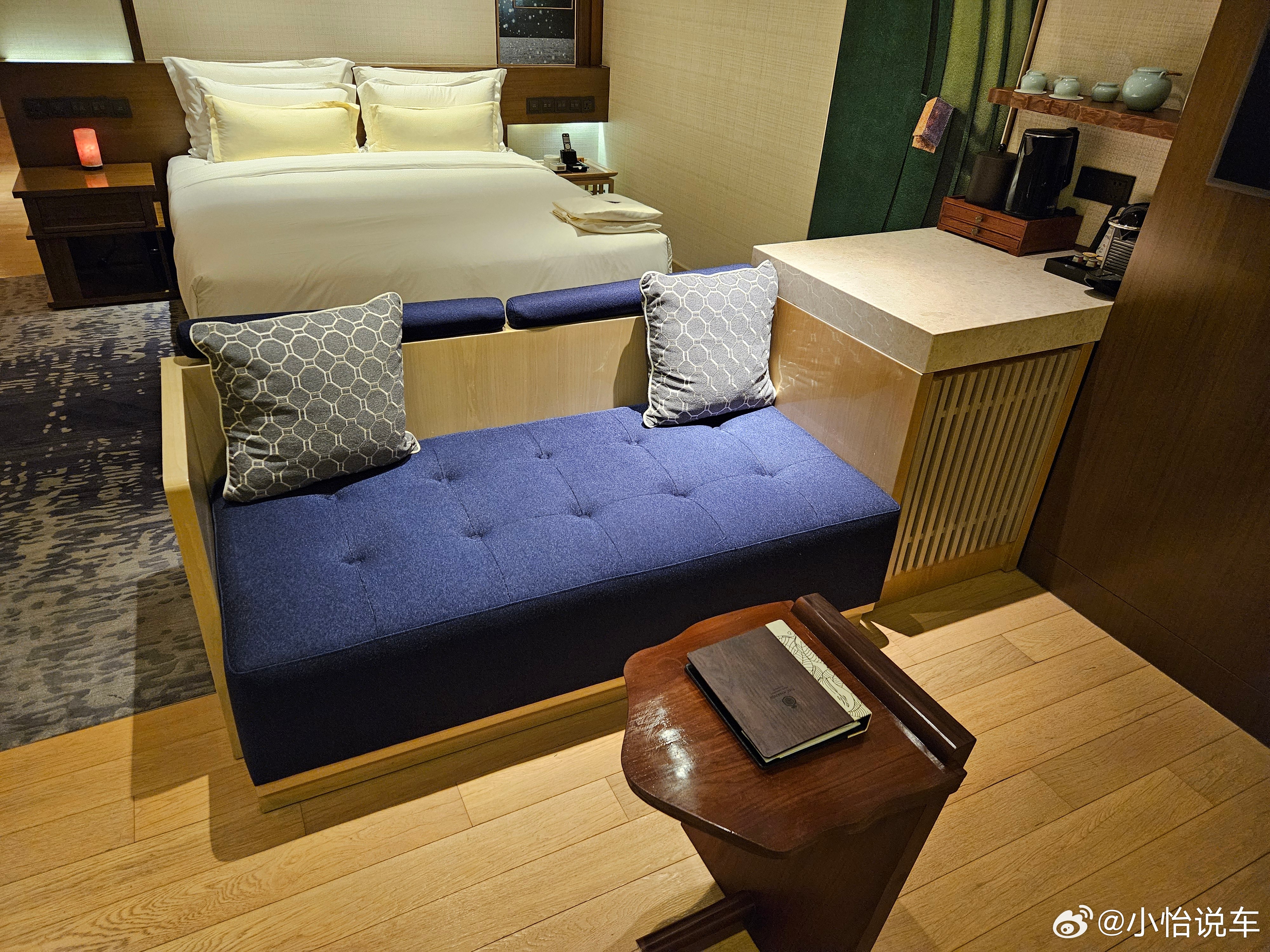 明天要参加问界m6 静态品鉴会了，之前就一直盼着这一天，终于能近距离看看鸿蒙智行