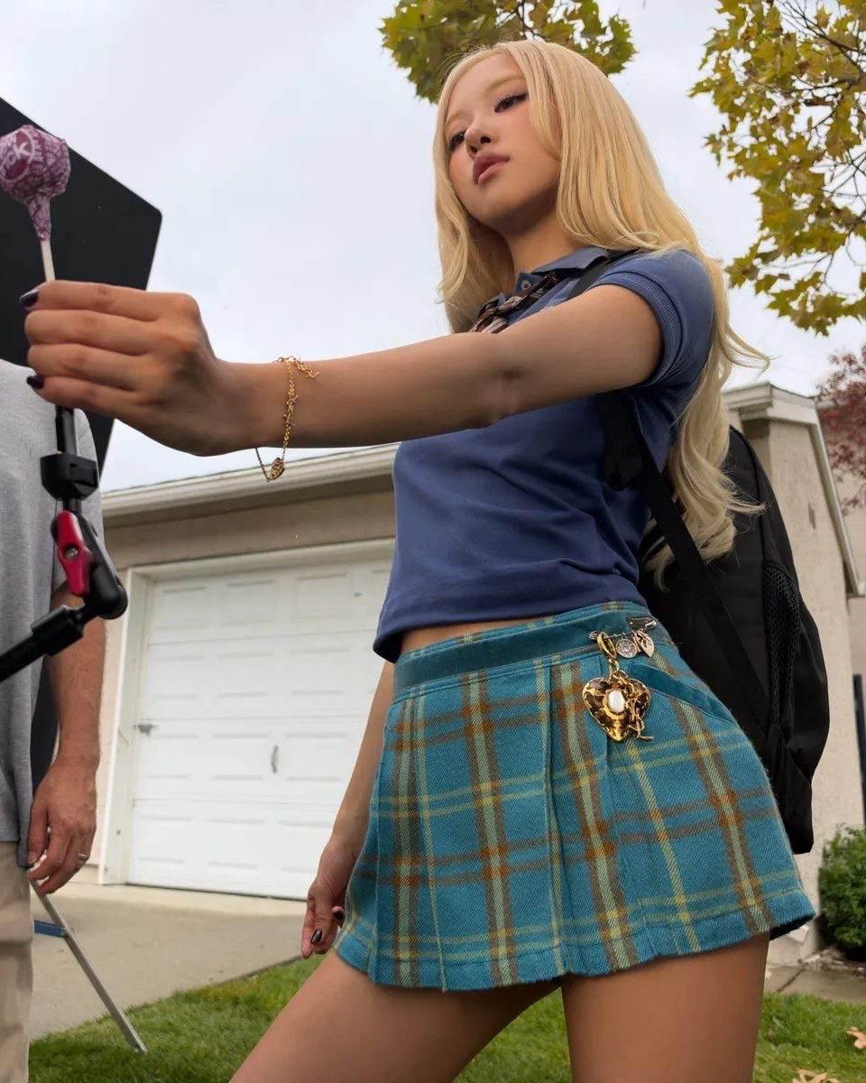 BLACKPINK 🩵 朴彩英新歌MV用iPhone18Pro拍摄【IG】26