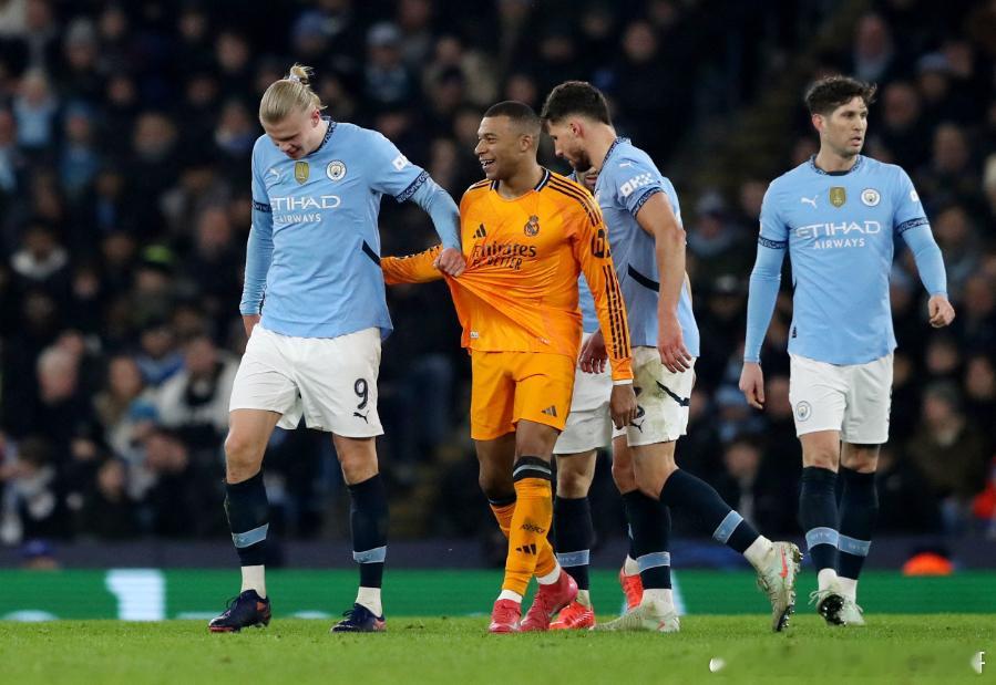 在世界杯分组出炉后，与法国队同组的挪威队主帅索尔巴肯接受了采访，谈到了哈兰德与姆