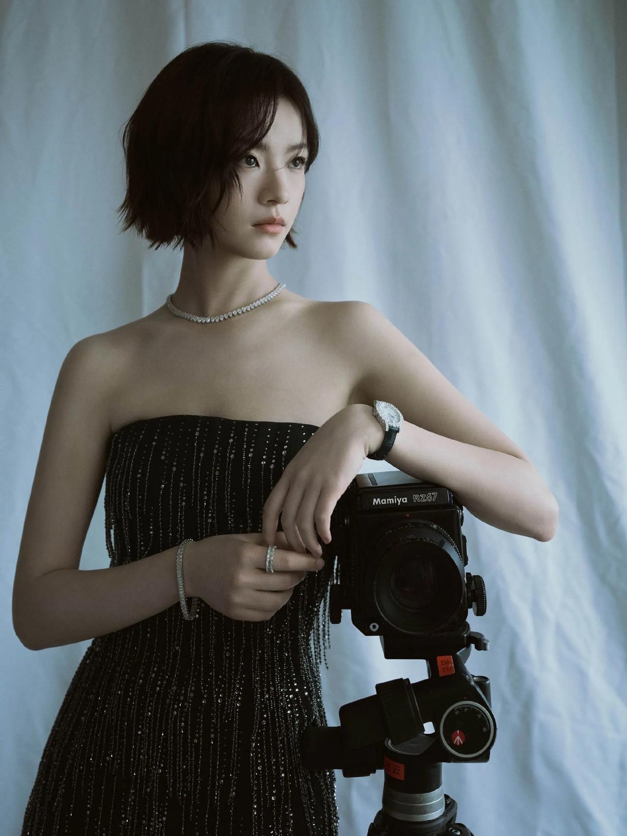 美的没边了李庚希[奸笑]
李庚希 娱乐