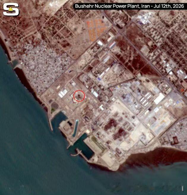 🛰️🇺🇸🔥🇮🇷☢️
卫星图像证实，
伊朗布什尔核电站
在美国最近的打