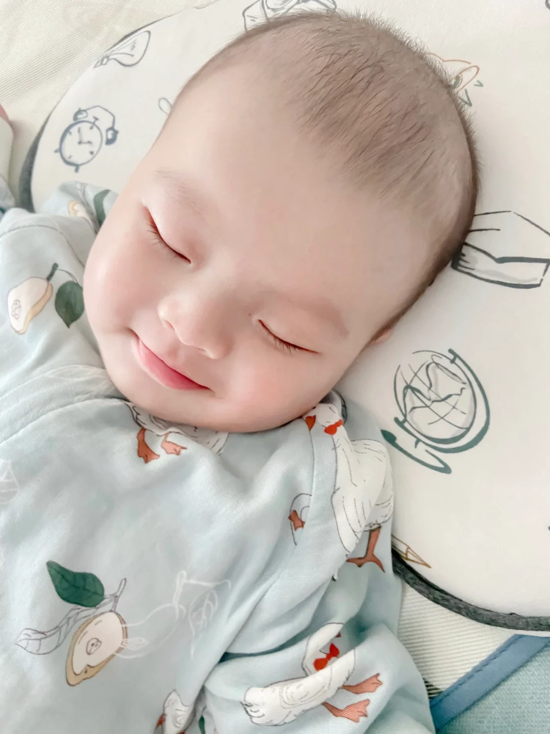 生个奶乎乎的儿子吧～连睡觉都可爱到爆炸💥